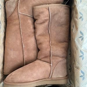 Koolaburra by UGG Classic Leather and Sheepskin Tall Boot Size 8 Chestnut Brown